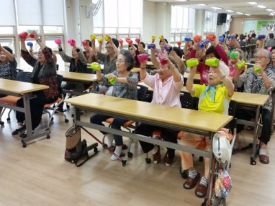 2018 미사강변복지관-보건소  컵 난타 프로그램으로 우울 및 치매 해소 이미지