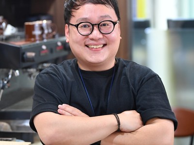 소통과 화합을 이끌어내는 청년 사회복지사 '주위에 귀감' 이미지